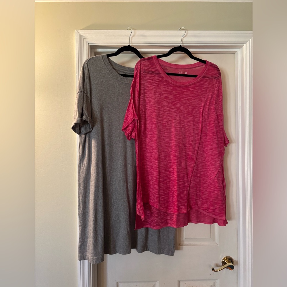 Set of 2 tee shirts